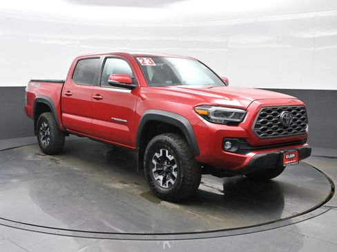 Used 2023 Toyota Tacoma TRD Off-Road w/ Technology Package AWD/4WD image 8