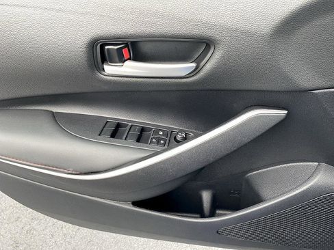 Certified 2025 Toyota Corolla SE image 9