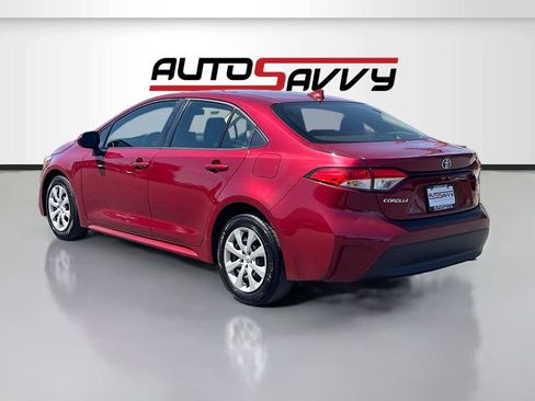 Used 2025 Toyota Corolla LE FWD image 5
