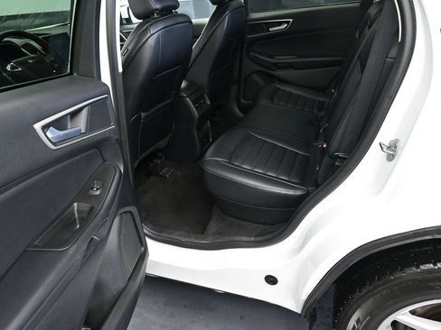 Used 2024 Ford Edge SEL AWD/4WD image 16