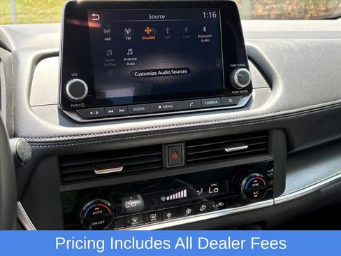 Used 2025 Nissan Rogue SV AWD/4WD image 12