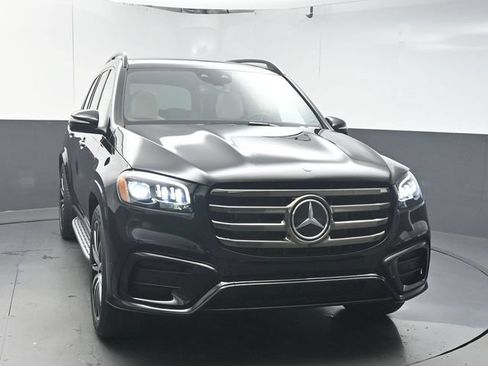 Used 2026 Mercedes-Benz GLS 450 4MATIC image 3