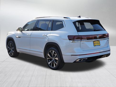 Certified 2025 Volkswagen Atlas SEL Premium R-Line image 5
