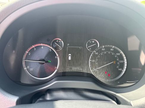 Used 2022 Lexus GX 460 w/ Accessory Package AWD/4WD image 28