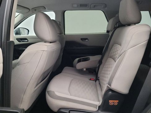 Used 2022 Nissan Pathfinder SV AWD/4WD image 18