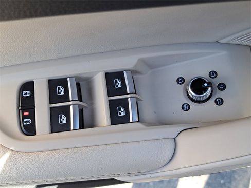 Used 2023 Audi Q5 e Premium Plus w/ Premium Plus Package image 30