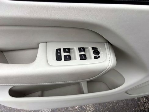 Used 2023 Volvo XC60 B5 Plus w/ Climate Package image 13