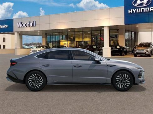 New 2025 Hyundai Sonata SEL image 7