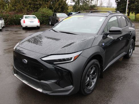 Used 2025 Subaru Solterra Premium w/ Premium Package image 8