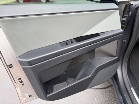 Used 2024 Tesla Cybertruck AWD Crew Cab image 12