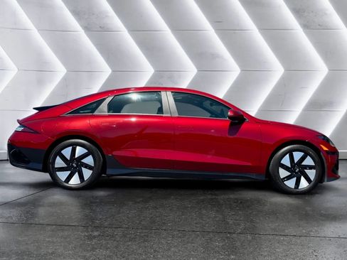 Used 2024 Hyundai Ioniq 6 SE RWD image 4