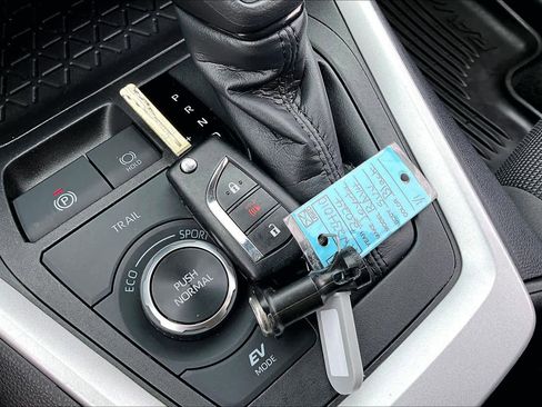 Certified 2024 Toyota RAV4 LE AWD/4WD image 14