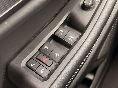 Used 2024 Jeep Grand Cherokee Altitude AWD/4WD image 19
