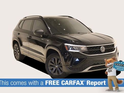 Used 2022 Volkswagen Taos S image 2