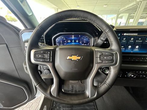 Used 2025 Chevrolet Silverado 2500 LT w/ Convenience Package AWD/4WD image 16