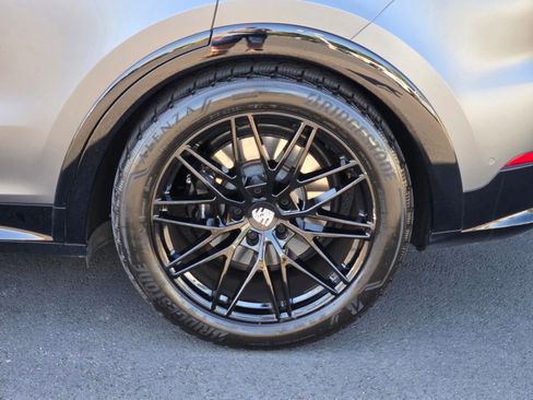 Certified 2025 Porsche Cayenne GTS AWD/4WD image 11