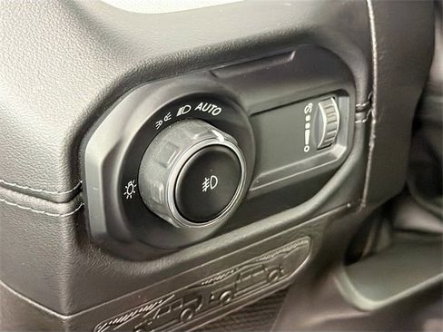 Used 2024 Jeep Wrangler Sahara image 10