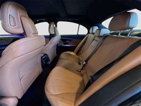 Used 2024 Mercedes-Benz E 350 4MATIC Sedan image 25