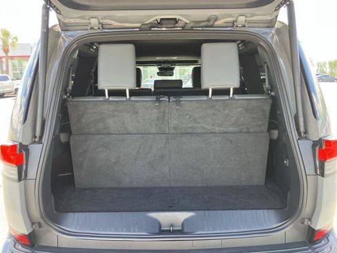 Used 2024 Lexus GX 550 w/ Accessory Package (31) AWD/4WD image 33