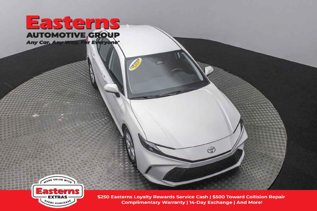 Used 2025 Toyota Camry LE FWD image 4