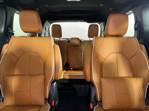 New 2026 Chrysler Pacifica Pinnacle image 7