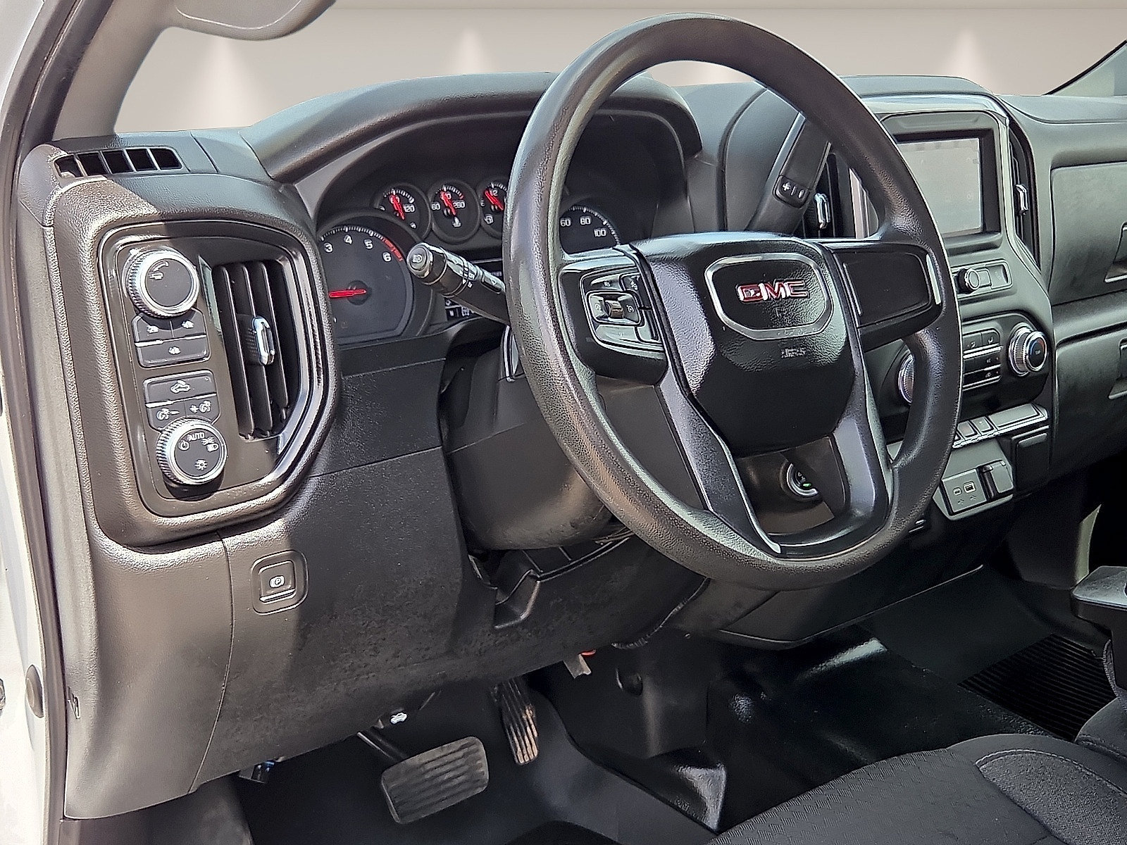 Used 2024 GMC Sierra 2500 Pro w/ Convenience Package AWD/4WD image 10