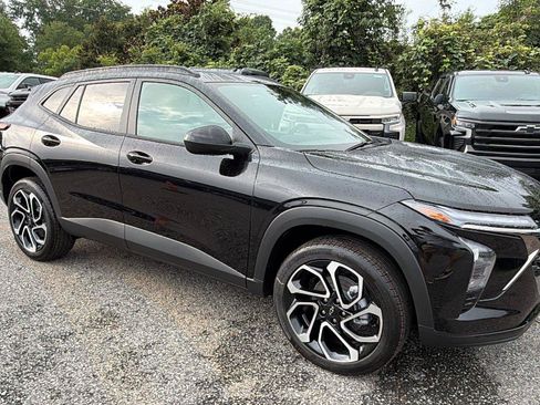 New 2026 Chevrolet Trax RS w/ Driver Confidence Package FWD image 6