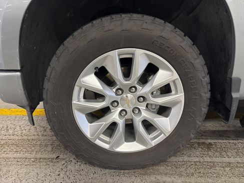 Used 2024 Chevrolet Silverado 1500 Custom image 5