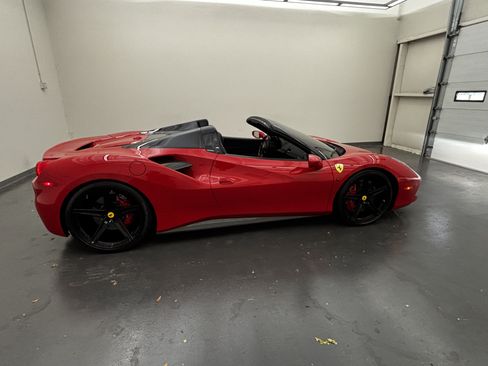 Used 2019 Ferrari 488 Spider RWD image 20