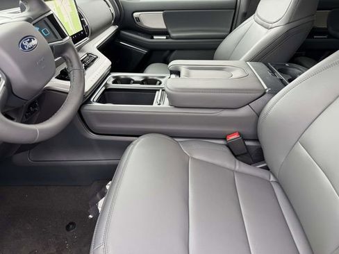 New 2026 Ford Expedition Active RWD image 16