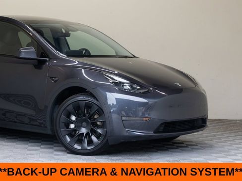 Used 2024 Tesla Model Y Long Range AWD/4WD image 3