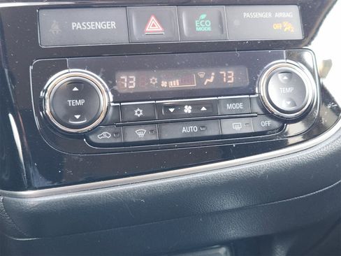 Used 2018 Mitsubishi Outlander SE image 19