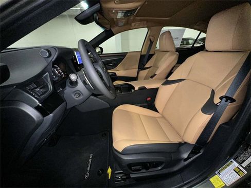 New 2025 Lexus ES 300h w/ Premium Package image 2