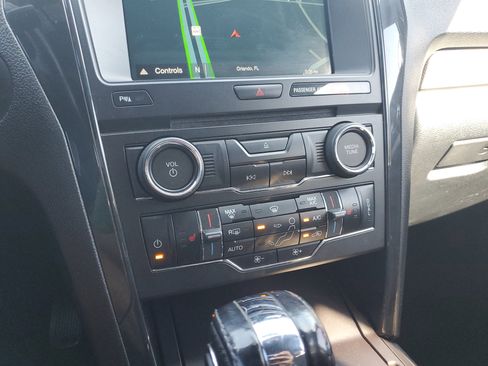 Used 2018 Ford Explorer XLT w/ Equipment Group 202A image 22