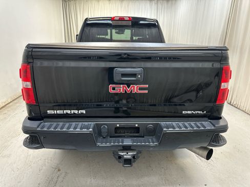 Used 2016 GMC Sierra 2500 Denali w/ Duramax Plus Package image 8