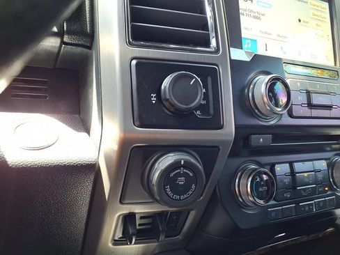 Used 2016 Ford F150 Platinum w/ Equipment Group 701A Luxury AWD/4WD image 17