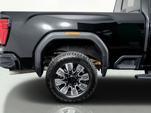 Used 2025 GMC Sierra 3500 Denali w/ Denali Reserve Package image 8