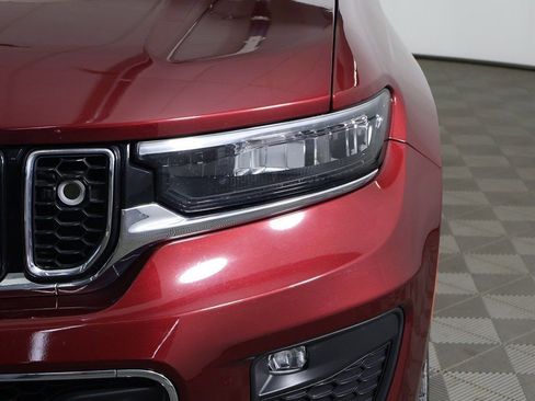 Used 2023 Jeep Grand Cherokee Overland w/ Adv Protech Group III image 19