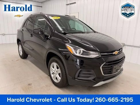 Used 2021 Chevrolet Trax LT AWD/4WD image 1