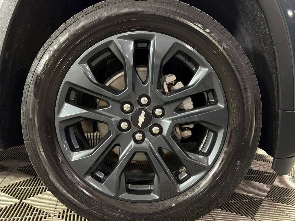 Used 2020 Chevrolet Traverse RS w/ LPO, Floor Liner Package FWD image 38