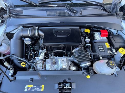 Used 2025 Jeep Compass Trailhawk image 31