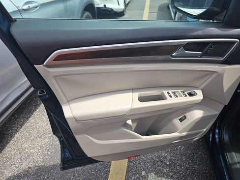 Used 2019 Volkswagen Atlas SE w/ Towing Package FWD image 13