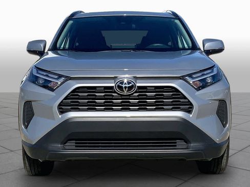 Used 2025 Toyota RAV4 XLE w/ Convenience Package image 4