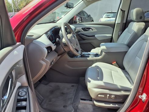 Used 2019 Chevrolet Traverse LT w/ LT Premium Package FWD image 11