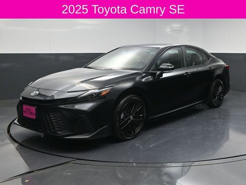 Used 2025 Toyota Camry SE FWD image 2