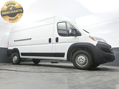 Used 2025 RAM ProMaster 2500 w/ Convenience Group image 32