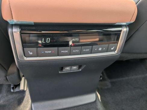 Used 2026 Lexus GX 550 w/ Accessory Package (2T) AWD/4WD image 18