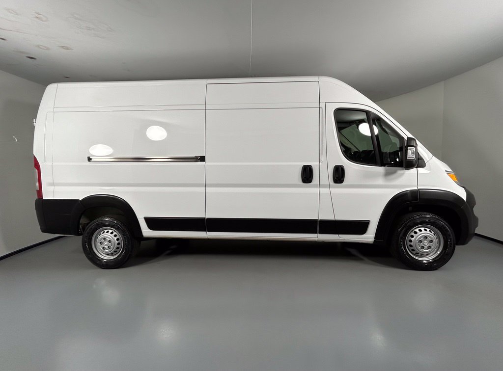Used 2025 RAM ProMaster 2500 w/ Convenience Group FWD image 8