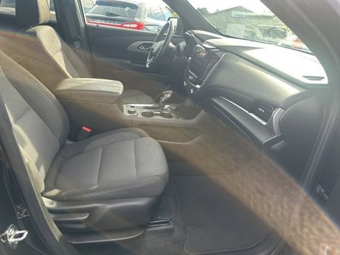 Used 2023 Chevrolet Traverse LT image 21