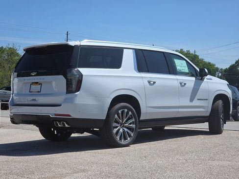 New 2026 Chevrolet Suburban High Country AWD/4WD image 19